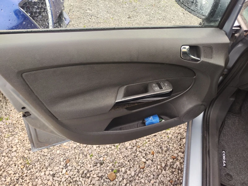 Opel Corsa 1.2 LPG KLIMA, снимка 8 - Автомобили и джипове - 52518057
