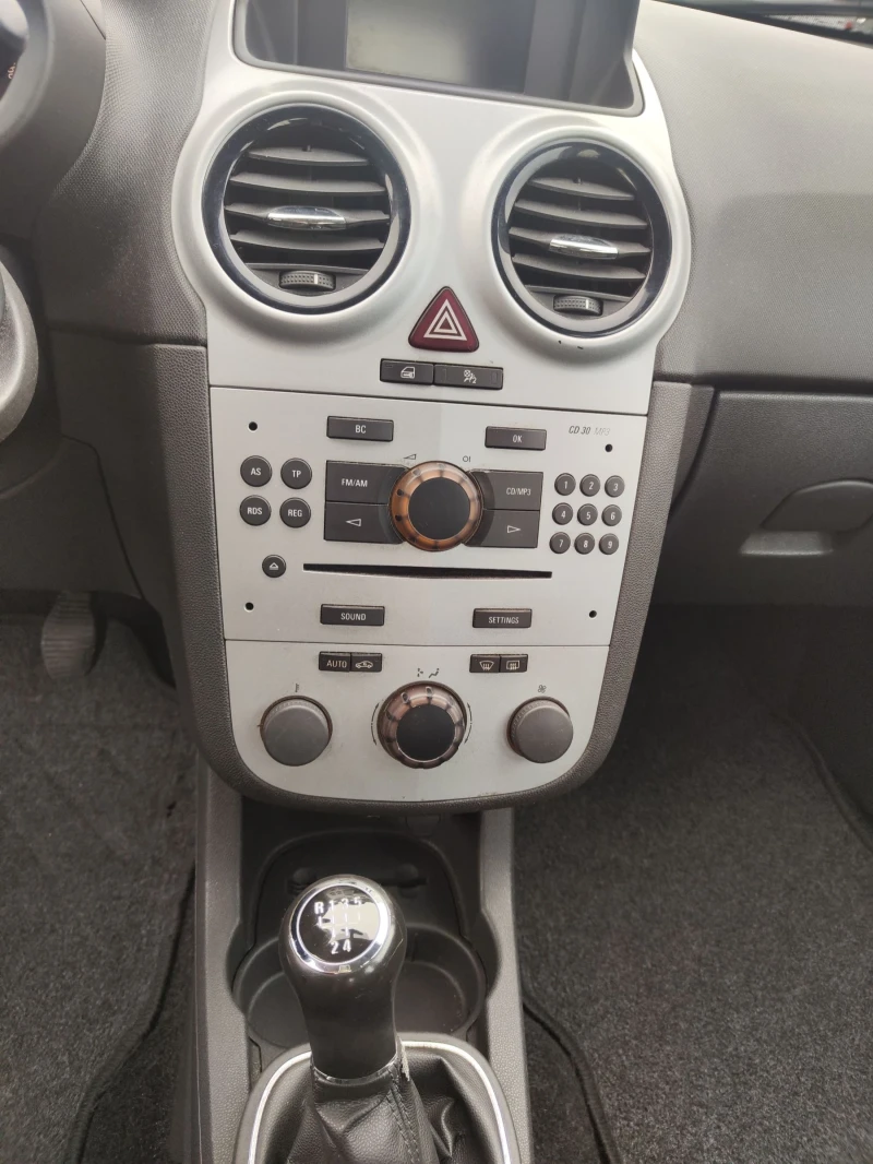 Opel Corsa 1.2 LPG KLIMA, снимка 10 - Автомобили и джипове - 52518057