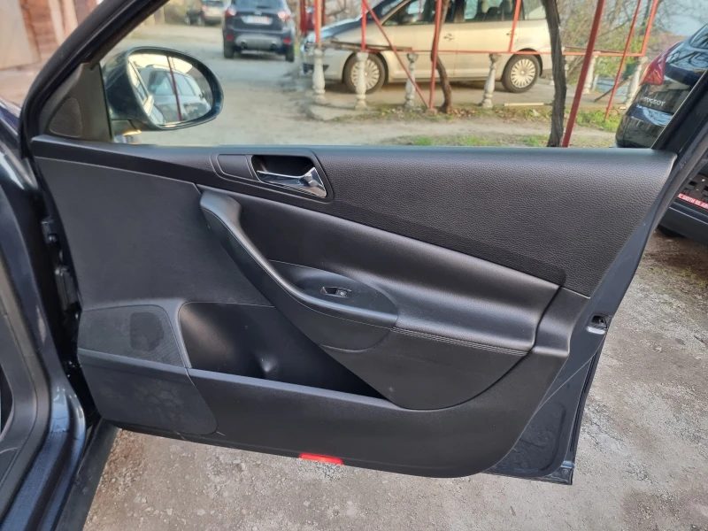 VW Passat 2.0TDI* AVTOMAT* , снимка 12 - Автомобили и джипове - 53049400