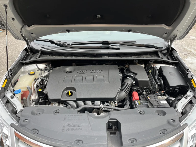 Toyota Avensis 1.8 Executive Touring, снимка 14 - Автомобили и джипове - 53596507