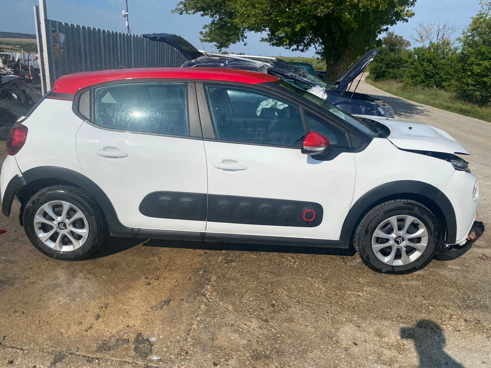 Citroen C3 1.2i - изображение 4