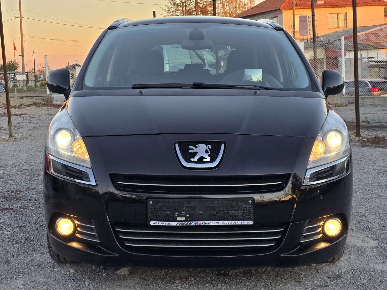 Peugeot 5008 1.6 HDI 110 К.С. АВТОМАТ / ХЕД-ЪП / ПАНОРАМА - изображение 6