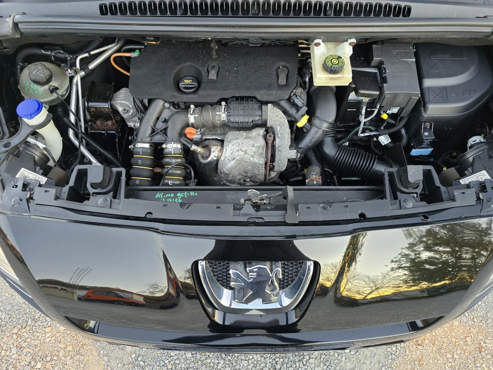 Peugeot 5008 1.6 HDI 110 К.С. АВТОМАТ / ХЕД-ЪП / ПАНОРАМА | Mobile.bg — изображение 17