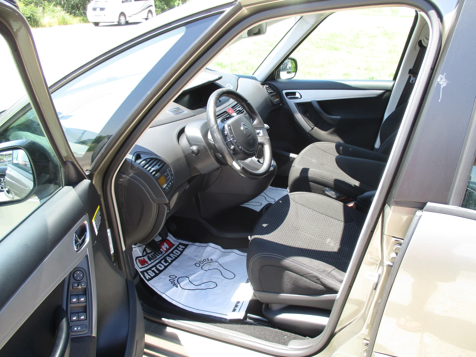 Citroen C4 Picasso 1.6/ДИЗЕЛ/109кс/КАТО НОВА/ - изображение 9