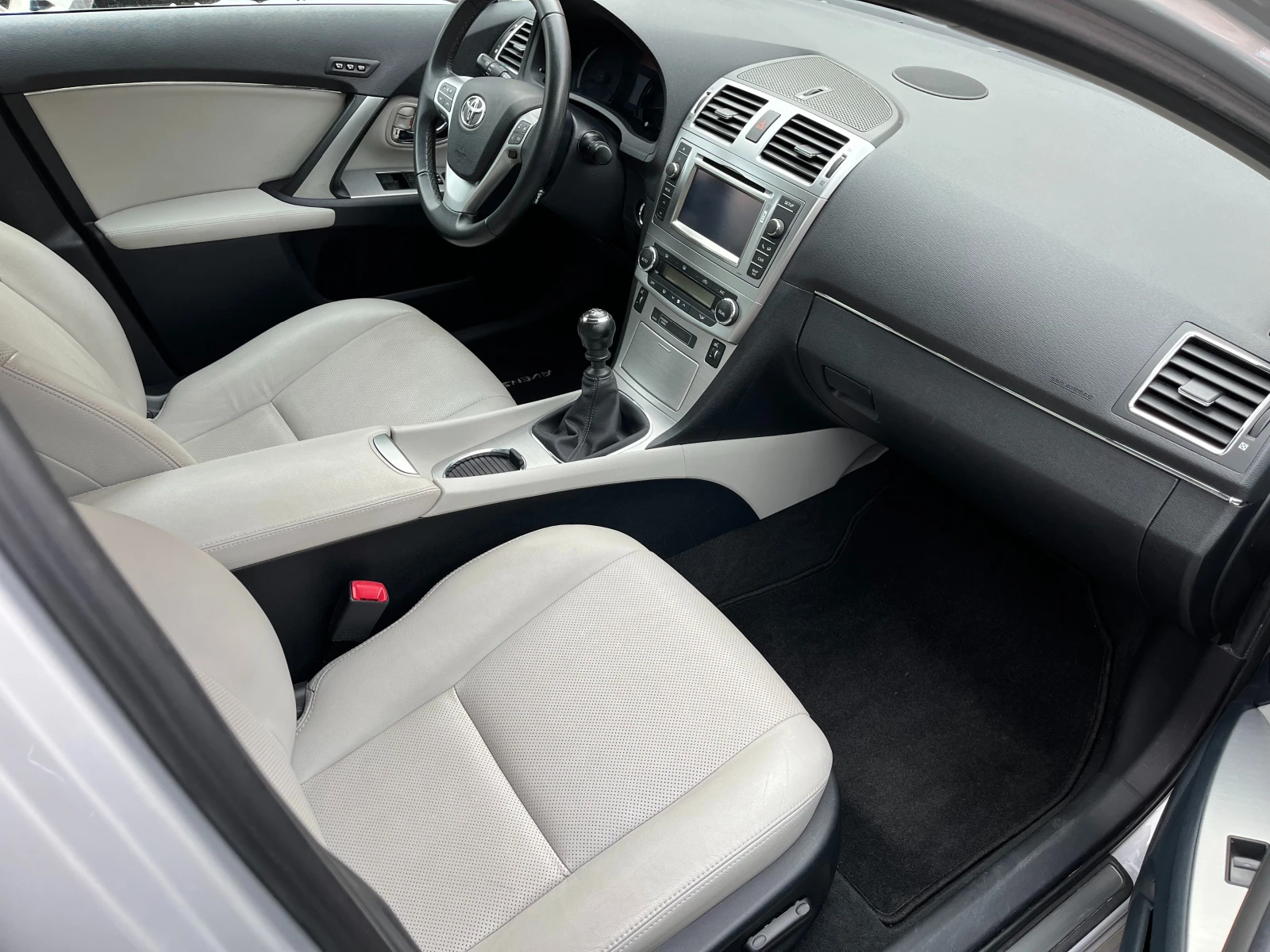 Toyota Avensis 1.8 Touring | Mobile.bg � ����������� 12