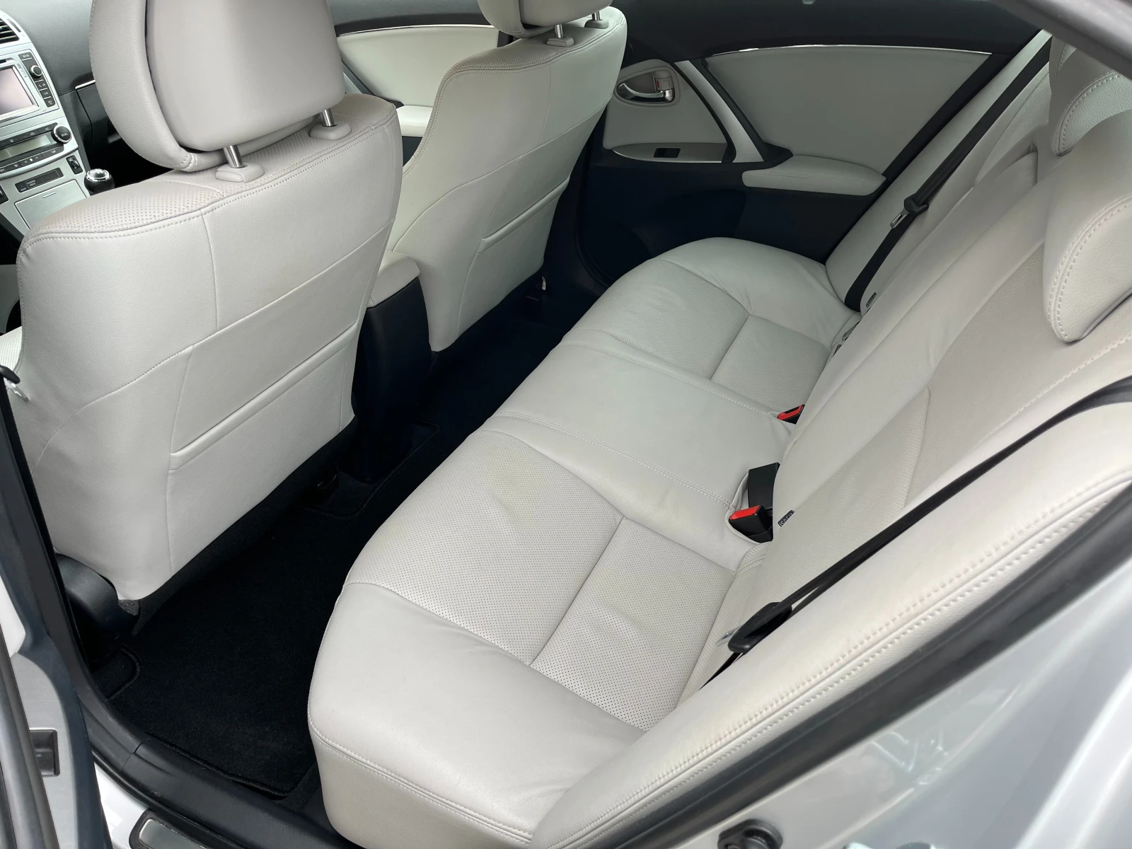 Toyota Avensis 1.8 Touring | Mobile.bg � ����������� 9