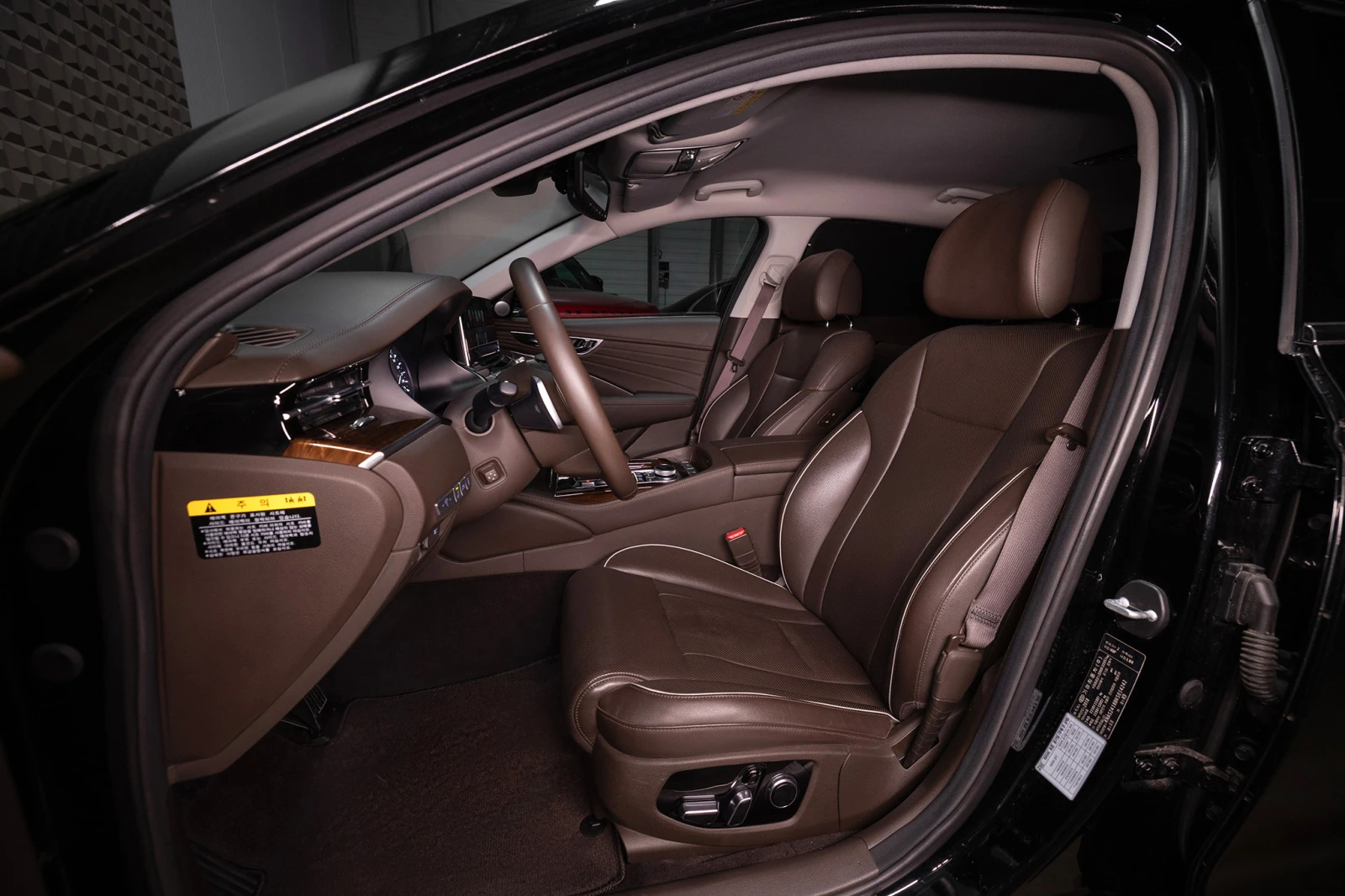 Kia K9 * Distronic* Head-Up* 360camera* Подгрев/обдухване, снимка 8 - Автомобили и джипове - 53785972