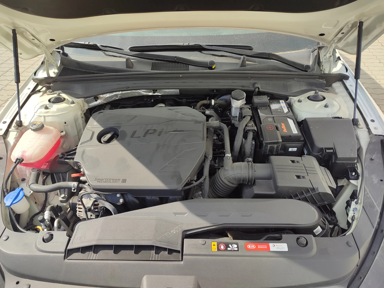 Kia K5 2.0 Lpi, снимка 17 - Автомобили и джипове - 55036519