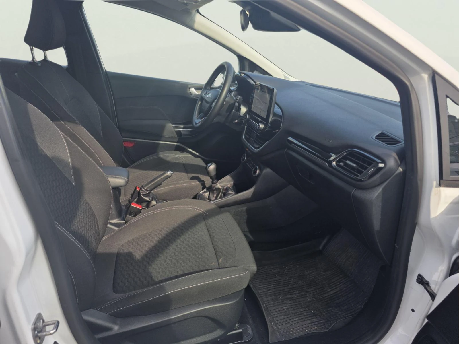 Ford Fiesta 1.0 EcoBoost, снимка 9 - Автомобили и джипове - 54335943