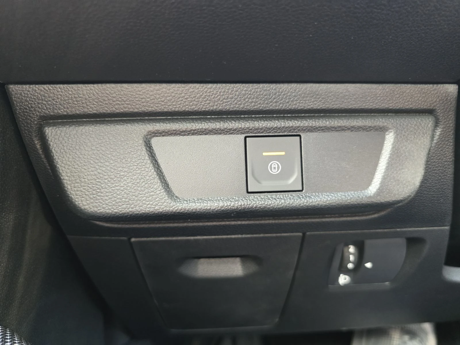 Dacia Jogger 1.6 Hybrid 140 EDC, снимка 13 - Автомобили и джипове - 55124639