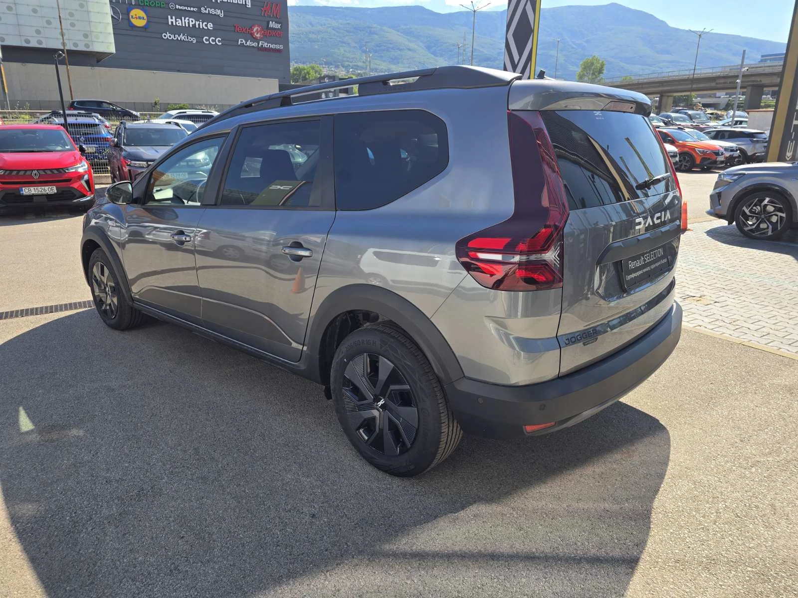 Dacia Jogger 1.6 Hybrid 140 EDC, снимка 4 - Автомобили и джипове - 55124639
