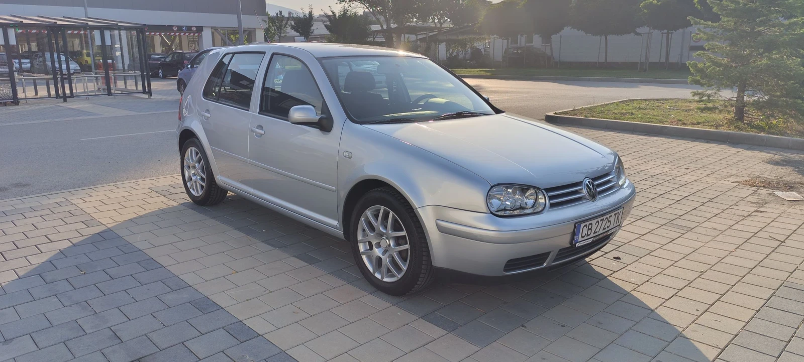 VW Golf 4  * 1.6* 16v, снимка 6 - Автомобили и джипове - 55335821