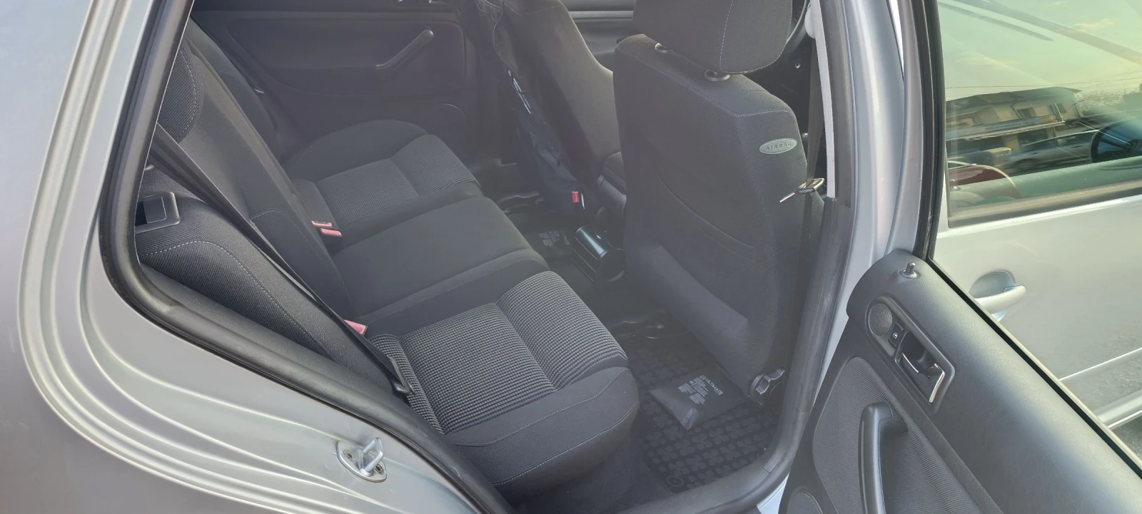 VW Golf 4  * 1.6* 16v, снимка 15 - Автомобили и джипове - 55335821