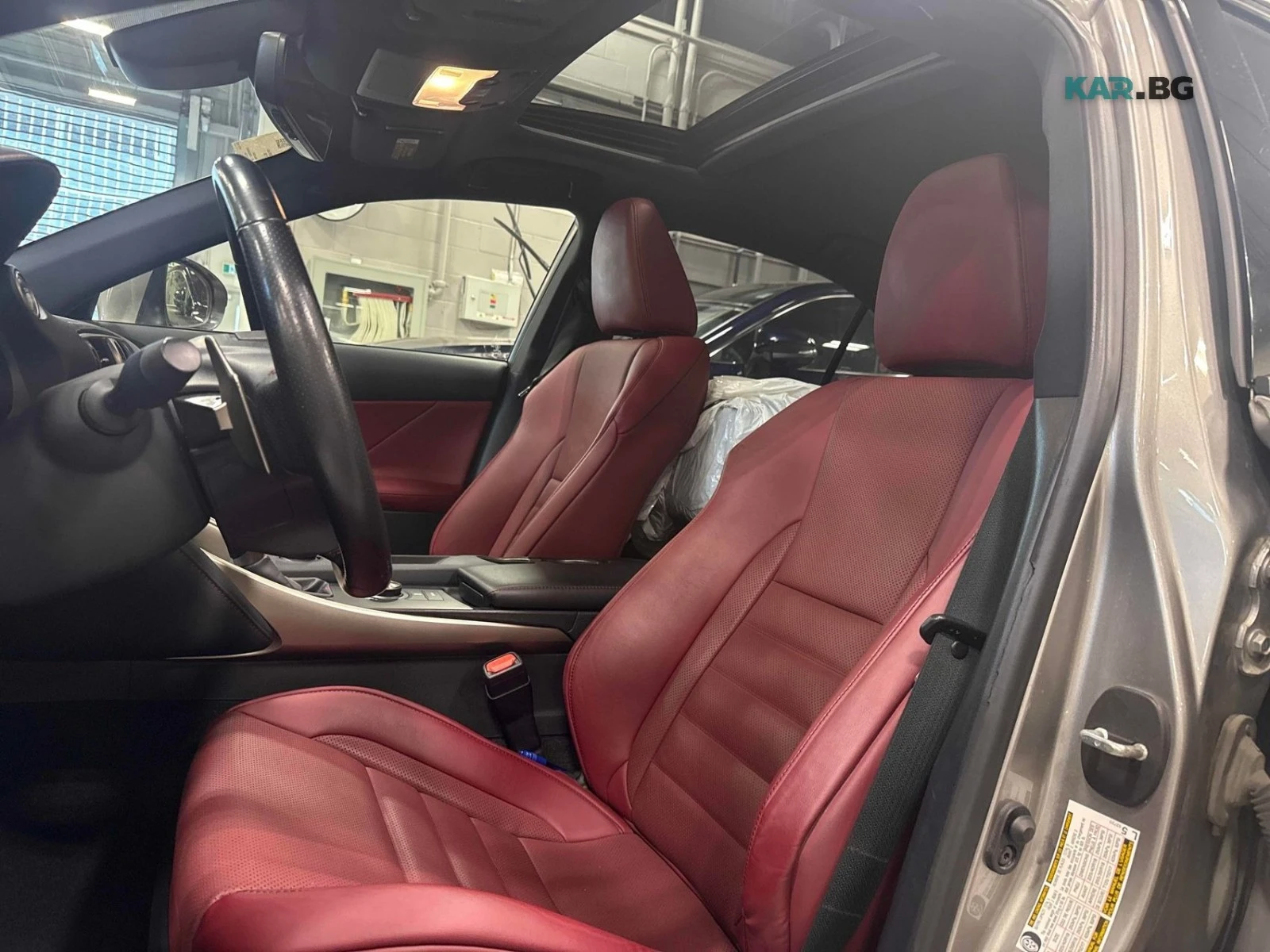 Lexus IS 300 AWD Автокредит Цена до България, снимка 9 - Автомобили и джипове - 55817093