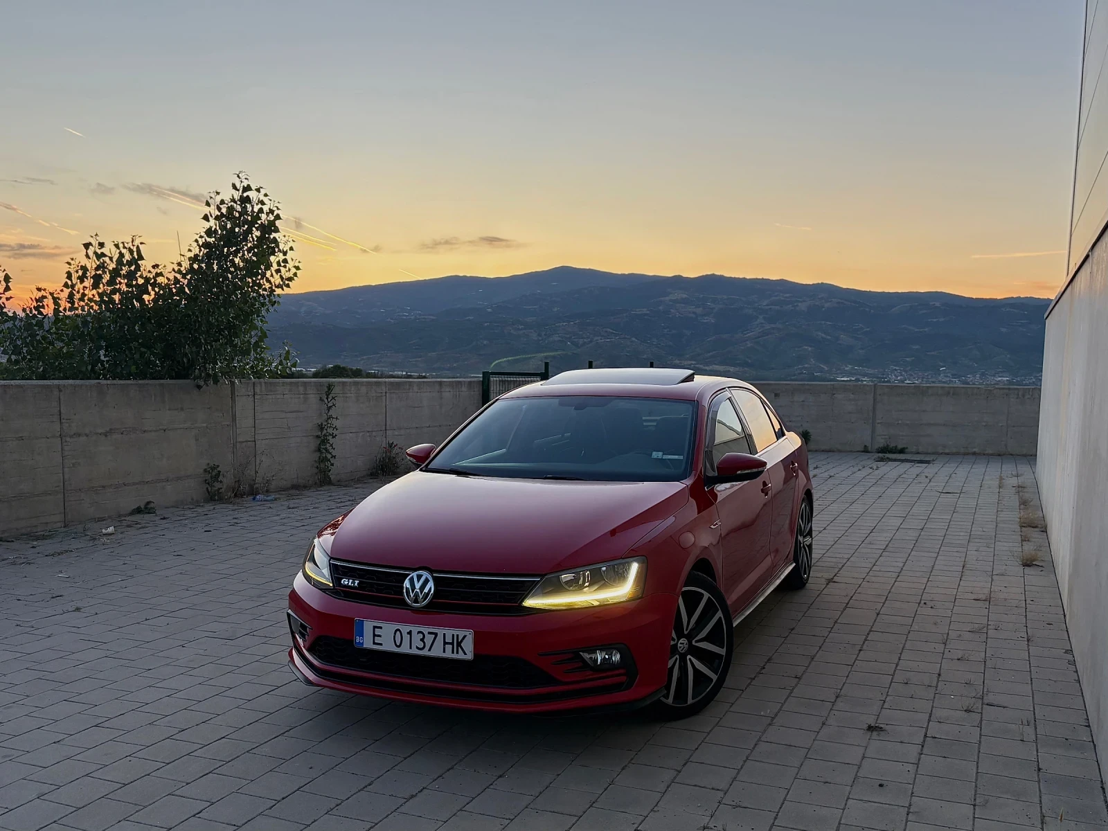 VW Golf Jetta GLI/GTI 2.0 TSI DSG FULL, снимка 3 - Автомобили и джипове - 55821150