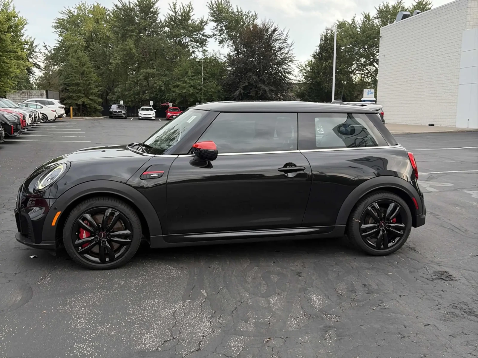 Mini John Cooper Works TURBO* HUD* NAVI* LED* 8AT, снимка 2 - Автомобили и джипове - 56070282