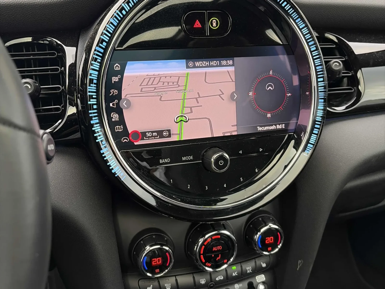 Mini John Cooper Works TURBO* HUD* NAVI* LED* 8AT, снимка 9 - Автомобили и джипове - 56070282