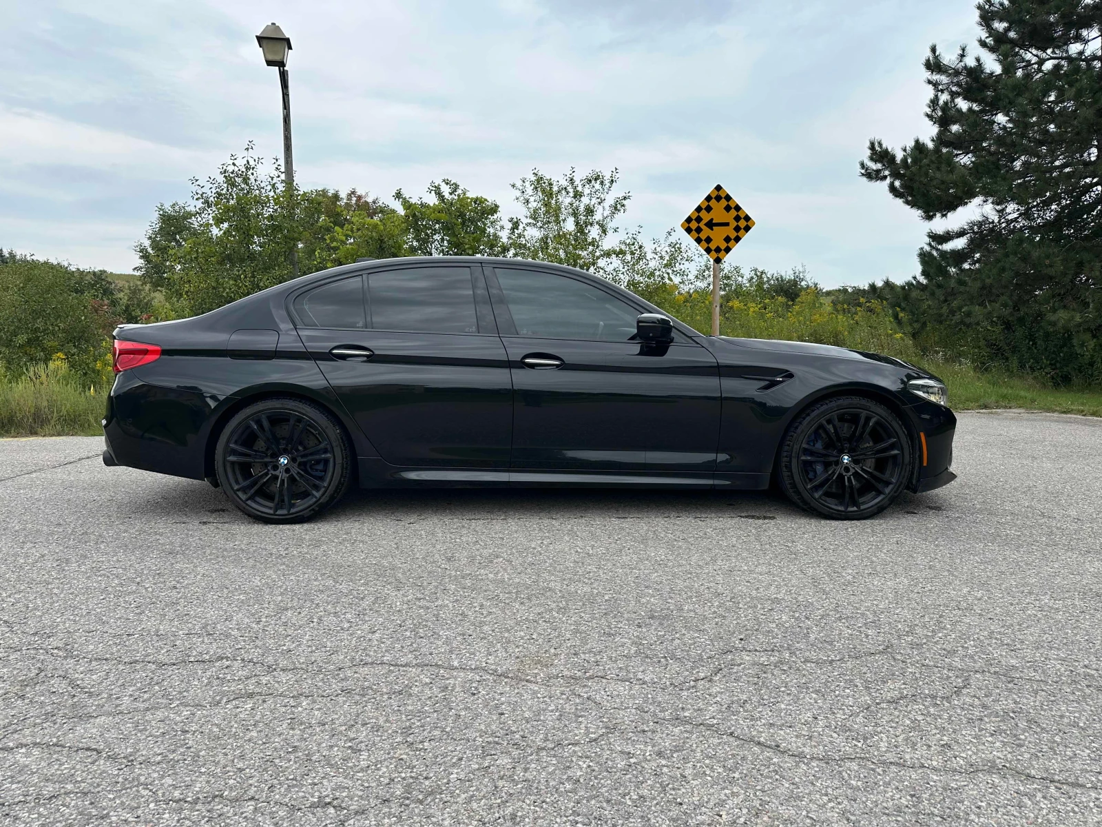 BMW M5 * Sedan * АВТОКРЕДИТ БЕЗ ПЪРВОНАЧАЛНА ВНОСКА* , снимка 3 - Автомобили и джипове - 56091643
