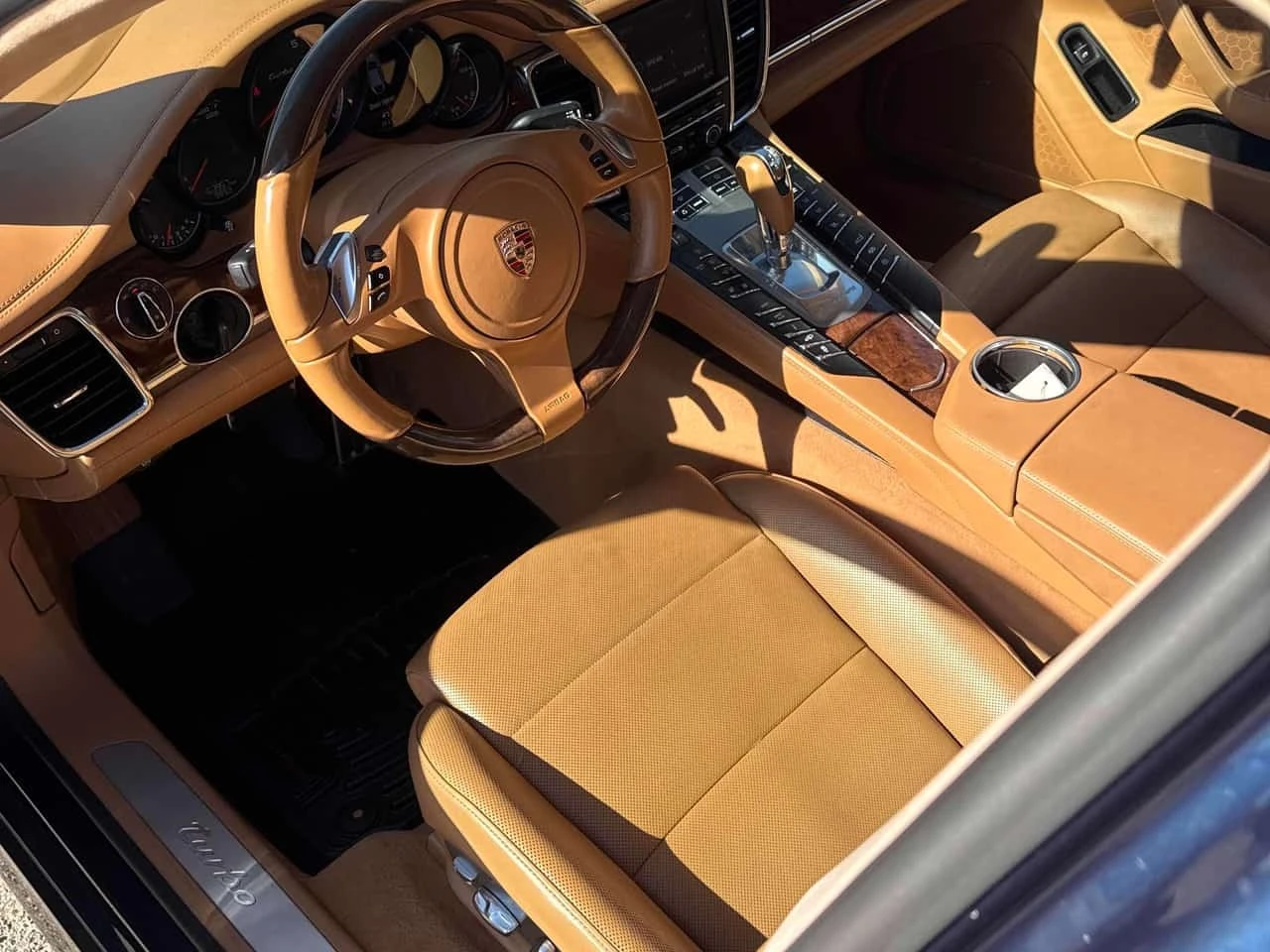 Porsche Panamera * Turbo * АВТОКРЕДИТ БЕЗ ПЪРВОНАЧАЛНА ВНОСКА* , снимка 5 - Автомобили и джипове - 56162706