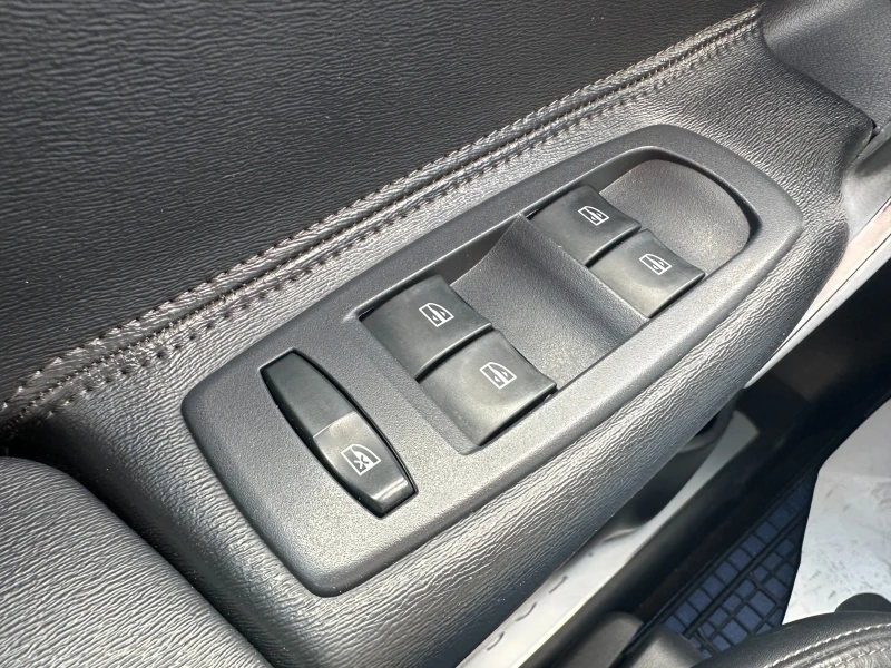 Renault Koleos 2.5i 171 к.с., снимка 16 - Автомобили и джипове - 50346079