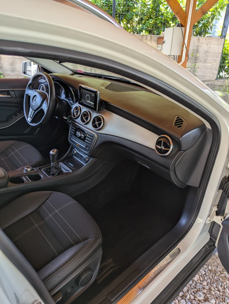 Mercedes-Benz GLA 200 2.2 CDI, снимка 11 - Автомобили и джипове - 50574057