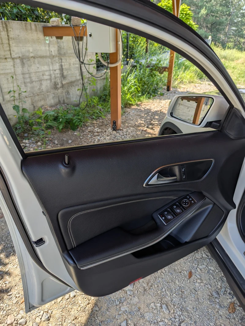 Mercedes-Benz GLA 200 2.2 CDI, снимка 9 - Автомобили и джипове - 50574057