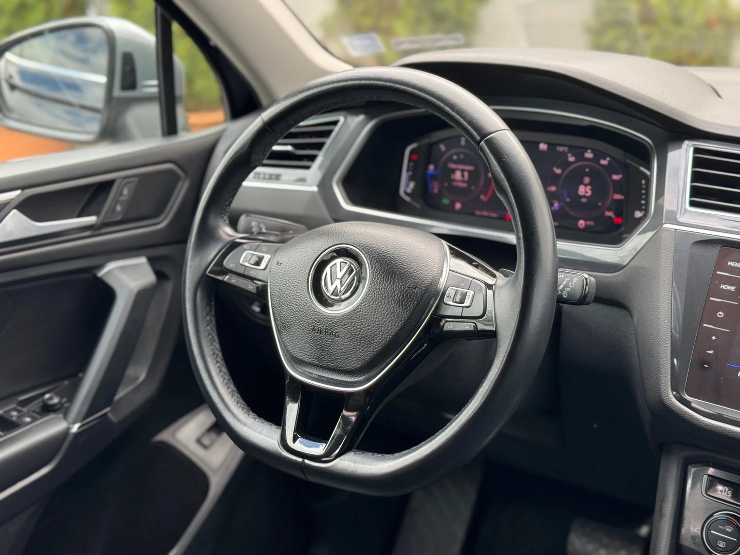 VW Tiguan 2.0 BiTDI SCR DSG 4MO HL | Mobile.bg — изображение 9