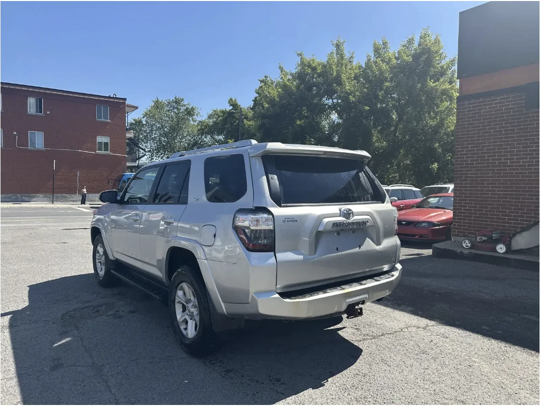 Toyota 4runner 4.0* V6* ПОДГРЕВ* КАМЕРА* КЕЙЛЕС* LANE* ASSIST - изображение 4