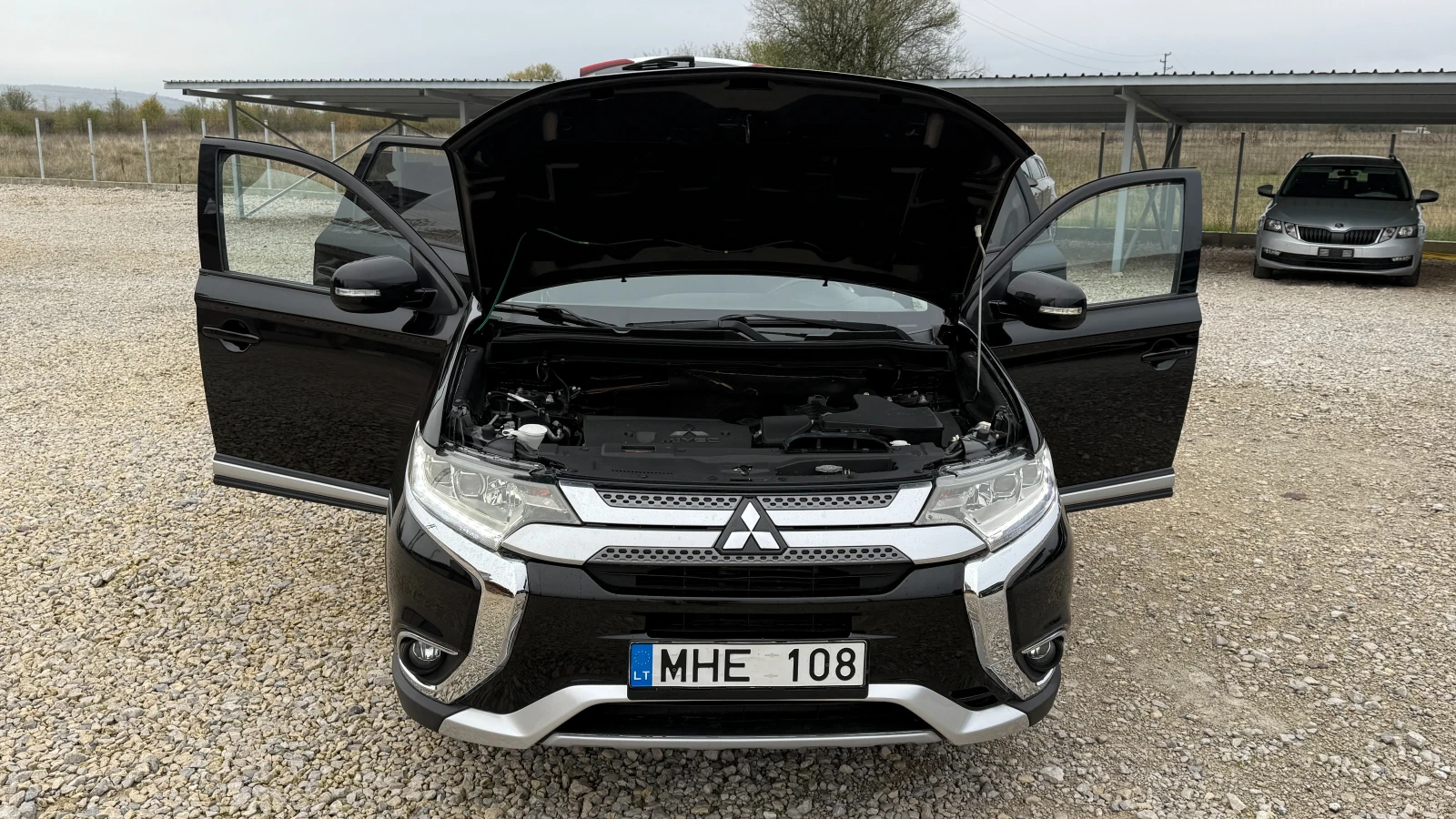 Mitsubishi Outlander 2.4-166к.с.-7места-MIVEC-4X4-LED-ПОДГРЕВ- - изображение 8