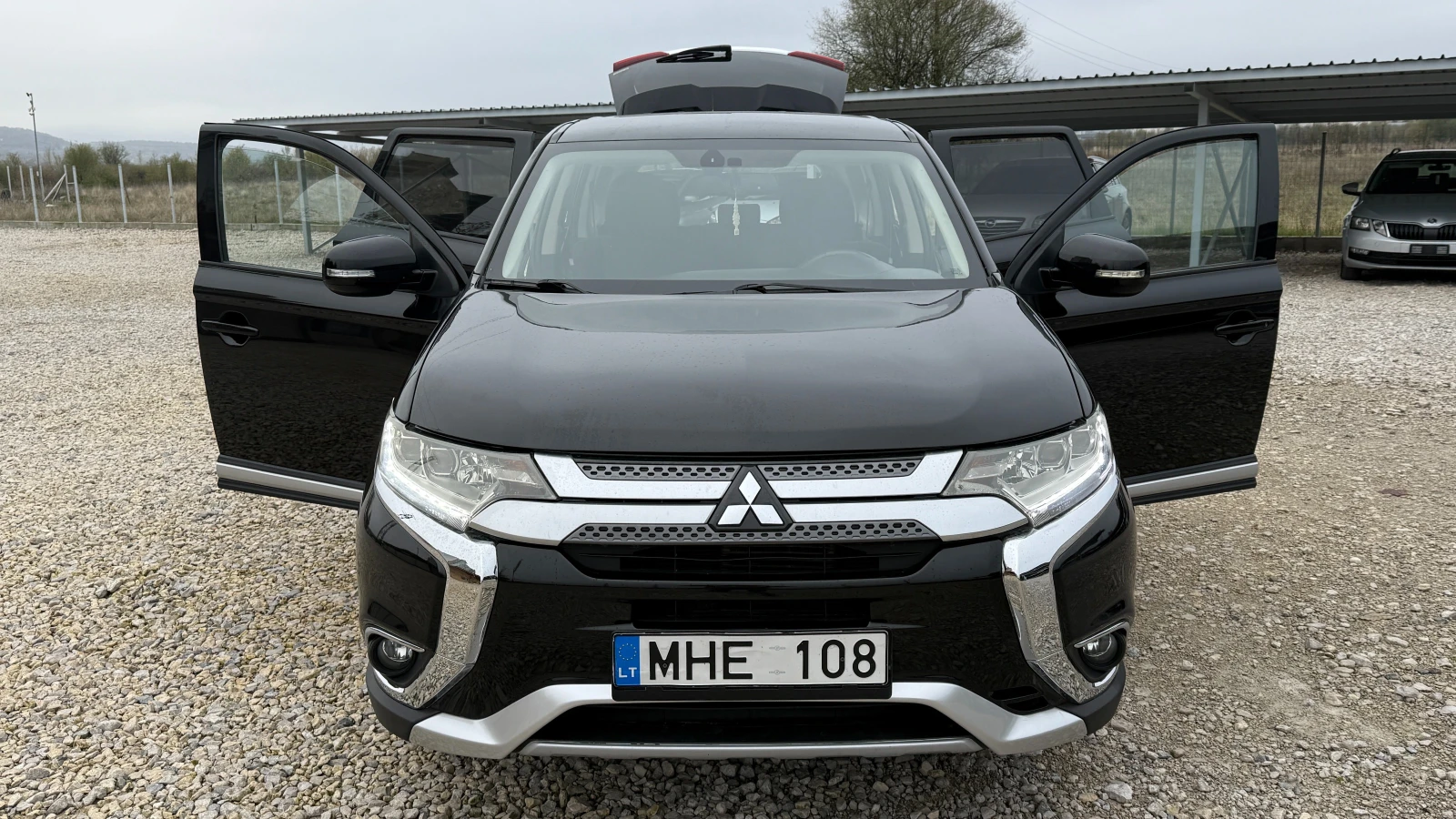 Mitsubishi Outlander 2.4-166к.с.-7места-MIVEC-4X4-LED-ПОДГРЕВ- - изображение 7