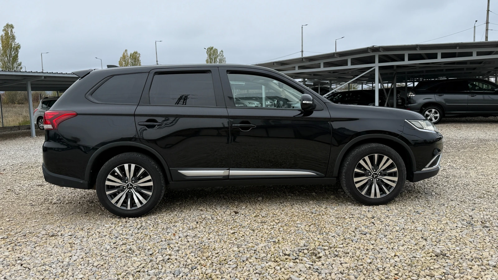 Mitsubishi Outlander 2.4-166к.с.-7места-MIVEC-4X4-LED-ПОДГРЕВ- - изображение 4