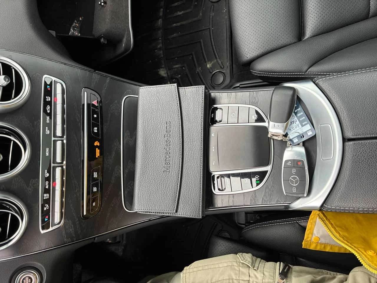 Mercedes-Benz GLC * 300 * CARFAX * ЦЕНА ДО БГ, снимка 12 - Автомобили и джипове - 54239542