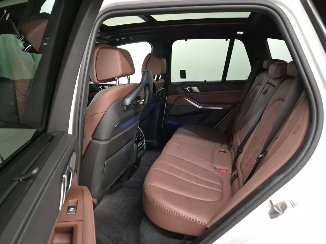 BMW X5 40i M-Sport * CARFAX * Laser * Дистроник * Head Up, снимка 9 - Автомобили и джипове - 54560230