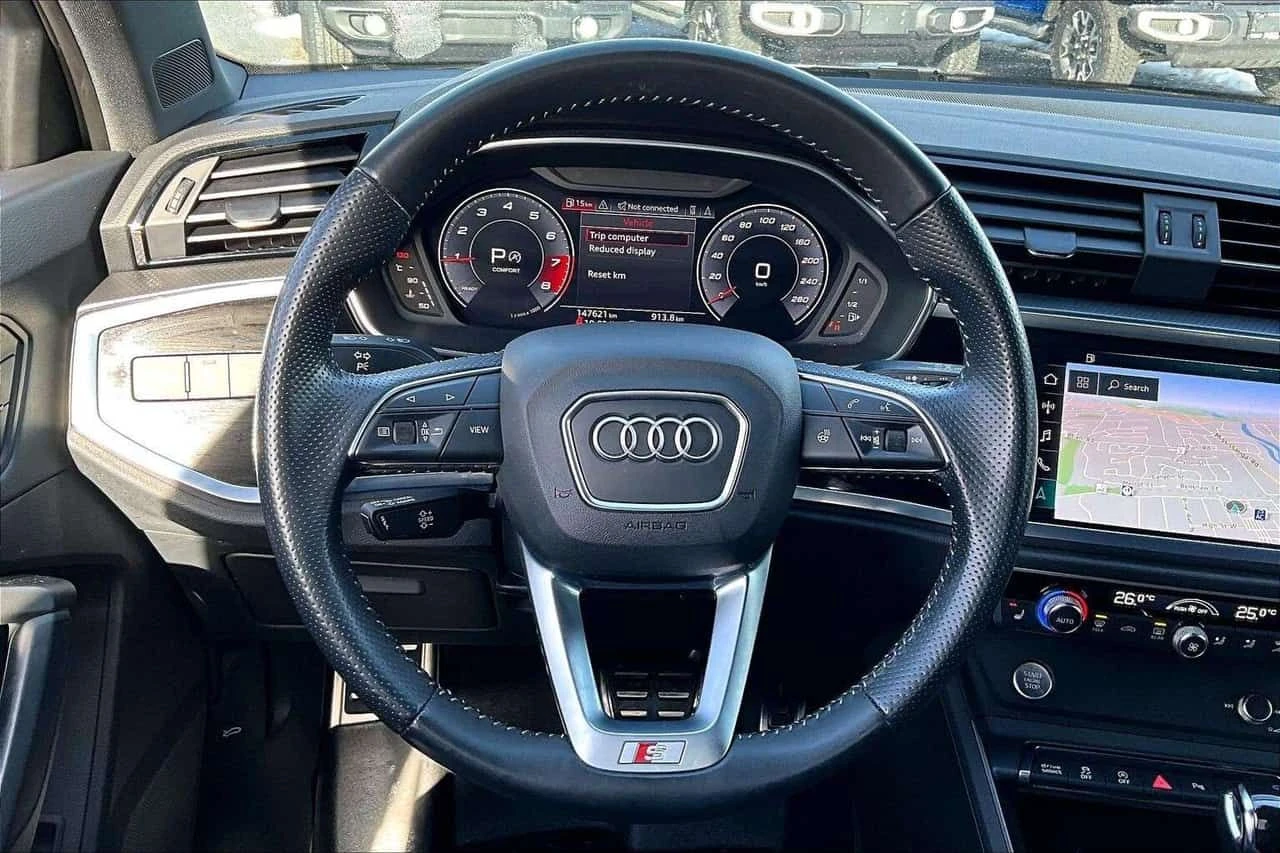 Audi Q3 * Progressiv S Line Sport | Panoroof | AWD * CARFA, снимка 5 - Автомобили и джипове - 54916676