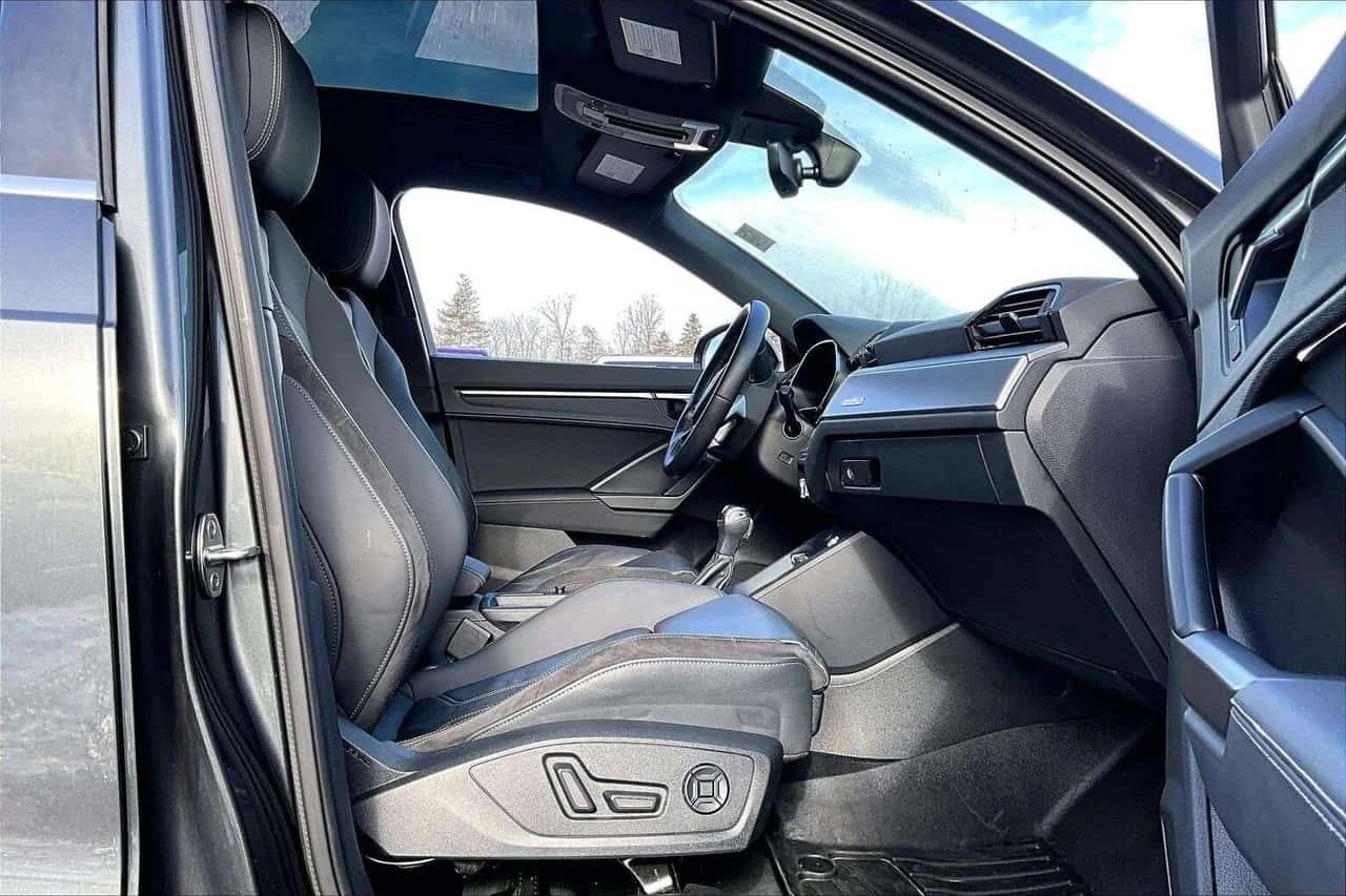 Audi Q3 * Progressiv S Line Sport | Panoroof | AWD * CARFA, снимка 7 - Автомобили и джипове - 54916676