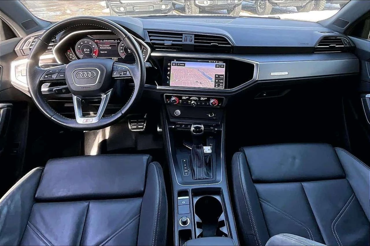 Audi Q3 * Progressiv S Line Sport | Panoroof | AWD * CARFA, снимка 14 - Автомобили и джипове - 54916676