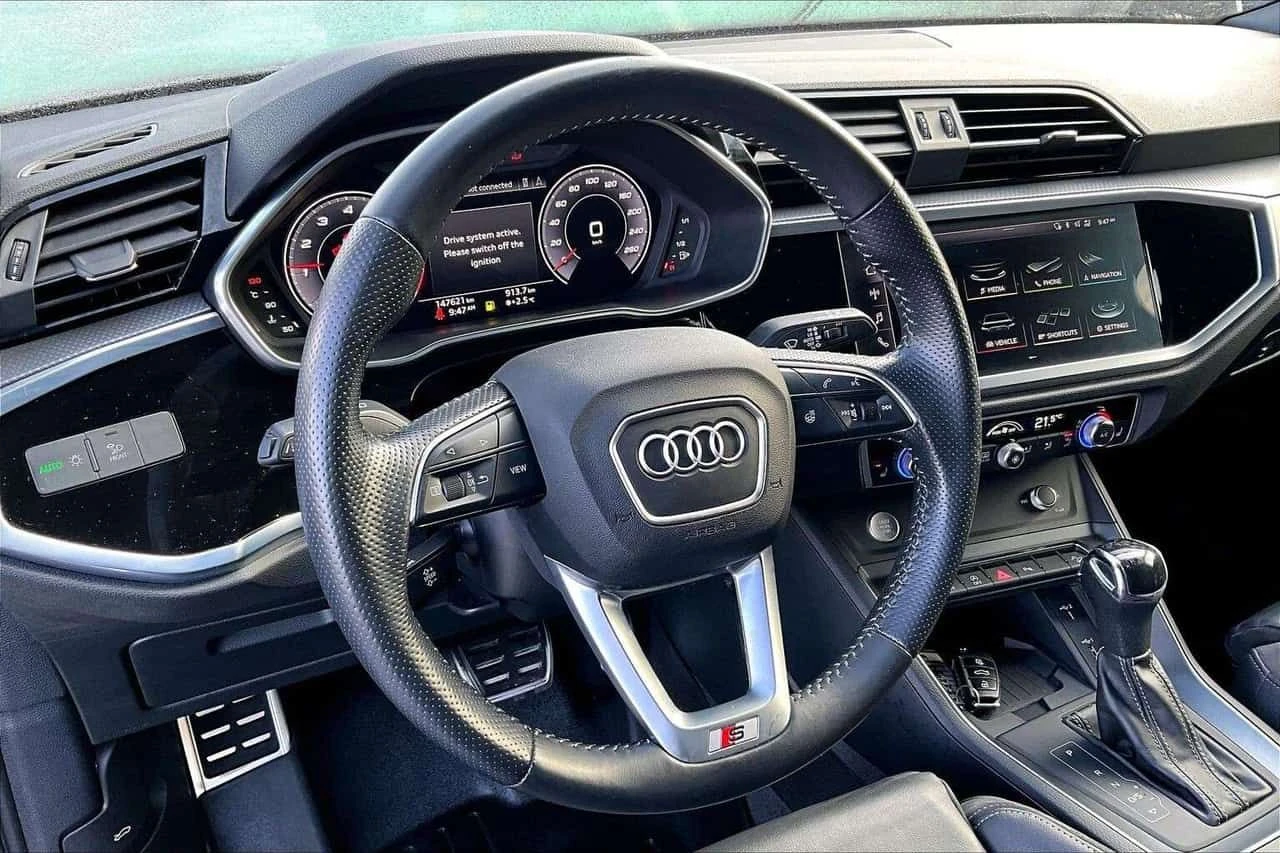 Audi Q3 * Progressiv S Line Sport | Panoroof | AWD * CARFA, снимка 12 - Автомобили и джипове - 54916676
