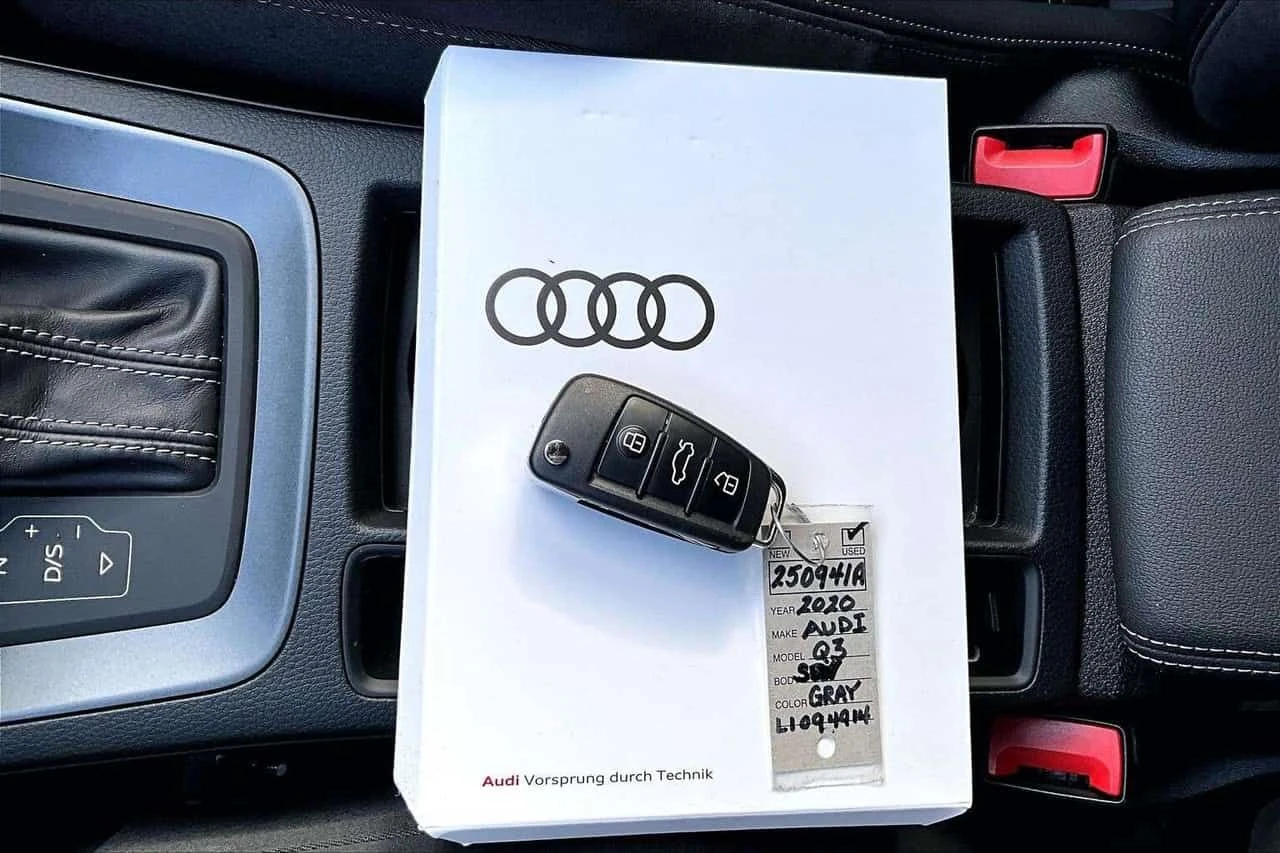 Audi Q3 * Progressiv S Line Sport | Panoroof | AWD * CARFA, снимка 10 - Автомобили и джипове - 54916676