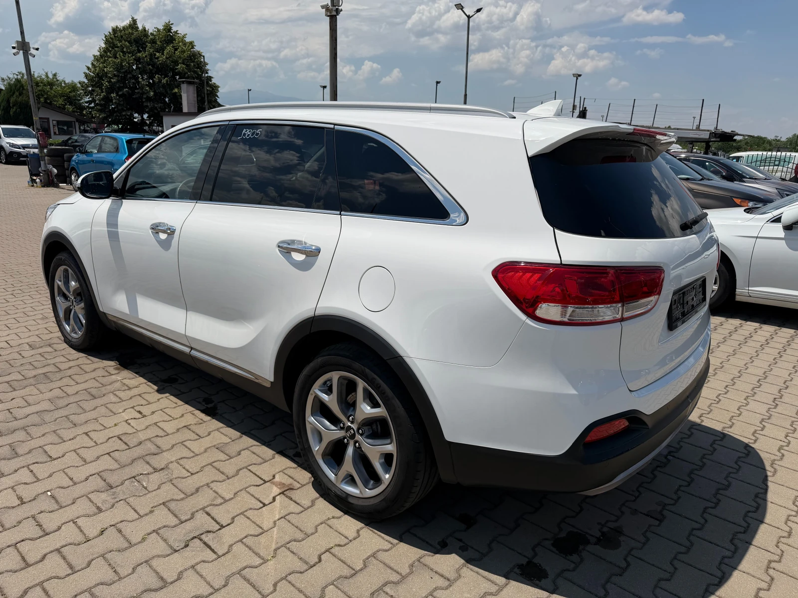 Kia Sorento 2.2CRDI 4WD AVTOMAT/NAVI/KAMERA EURO 6, снимка 8 - Автомобили и джипове - 55101653