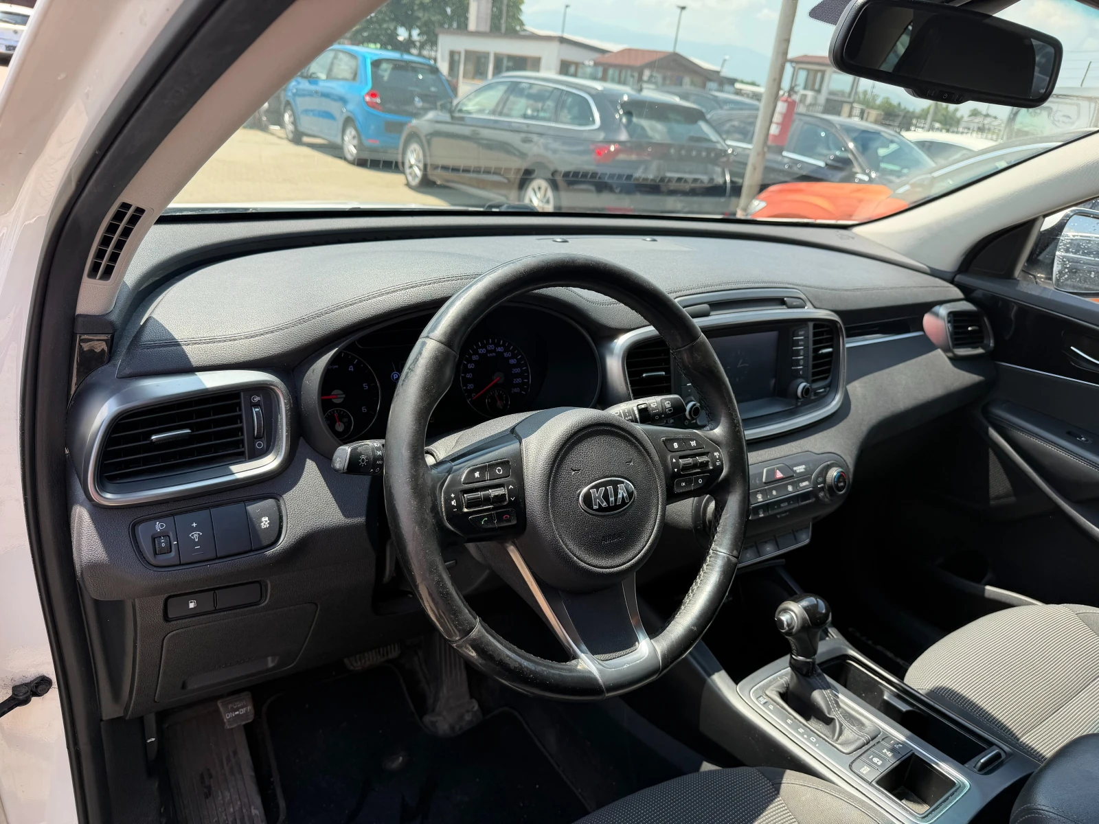 Kia Sorento 2.2CRDI 4WD AVTOMAT/NAVI/KAMERA EURO 6, снимка 13 - Автомобили и джипове - 55101653