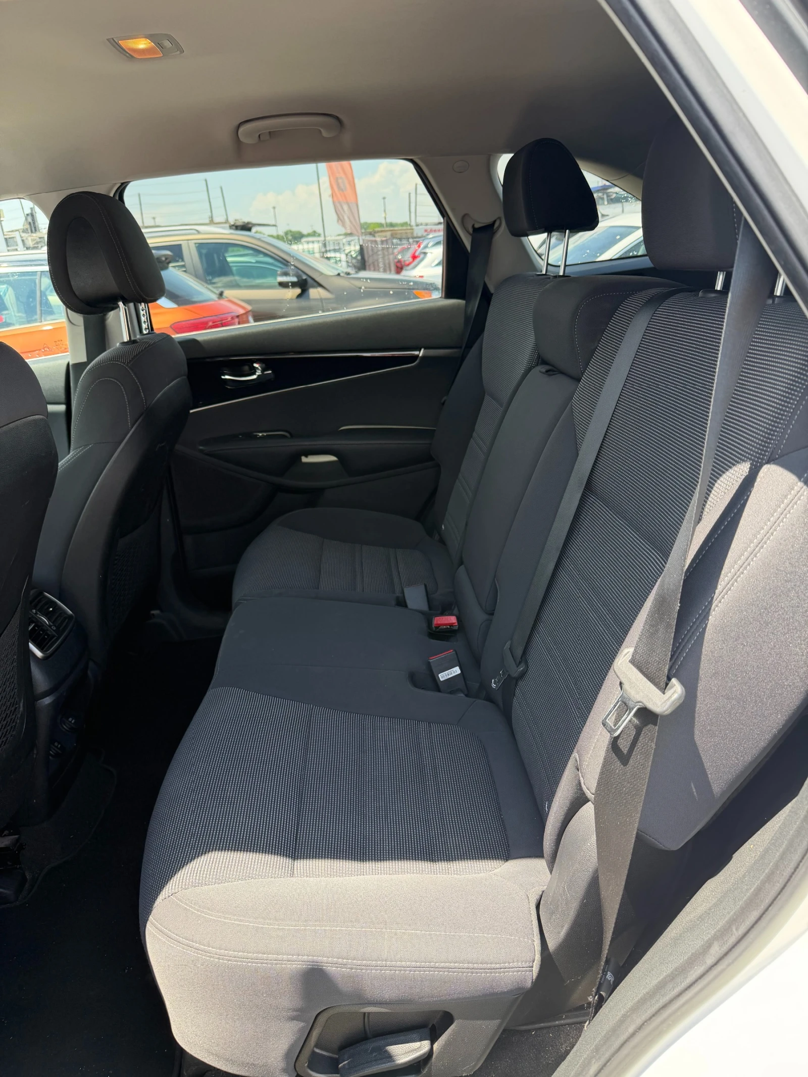 Kia Sorento 2.2CRDI 4WD AVTOMAT/NAVI/KAMERA EURO 6, снимка 10 - Автомобили и джипове - 55101653