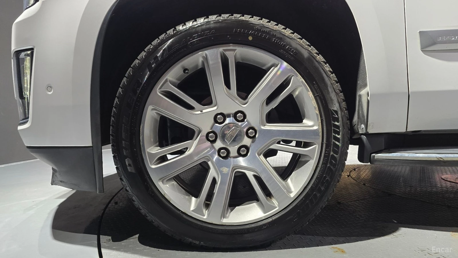 Cadillac Escalade 6.2* HUD* МОНИТОРИ* КОЖА* ОБДУХВ* ПАНО, снимка 5 - Автомобили и джипове - 55436261