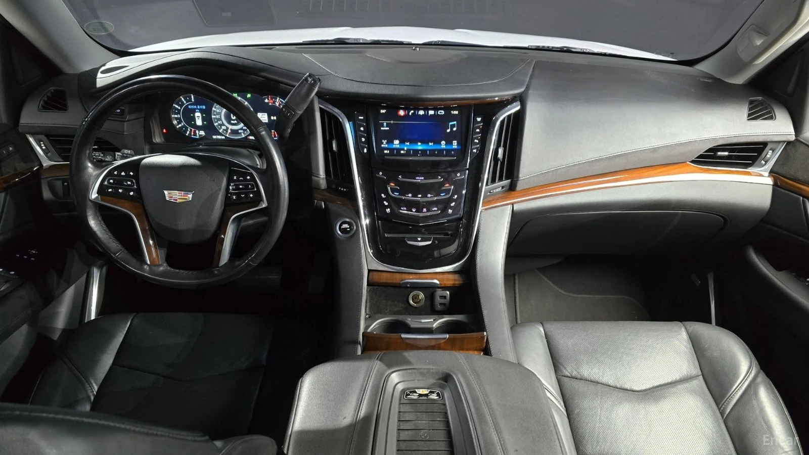 Cadillac Escalade 6.2* HUD* МОНИТОРИ* КОЖА* ОБДУХВ* ПАНО, снимка 6 - Автомобили и джипове - 55436261