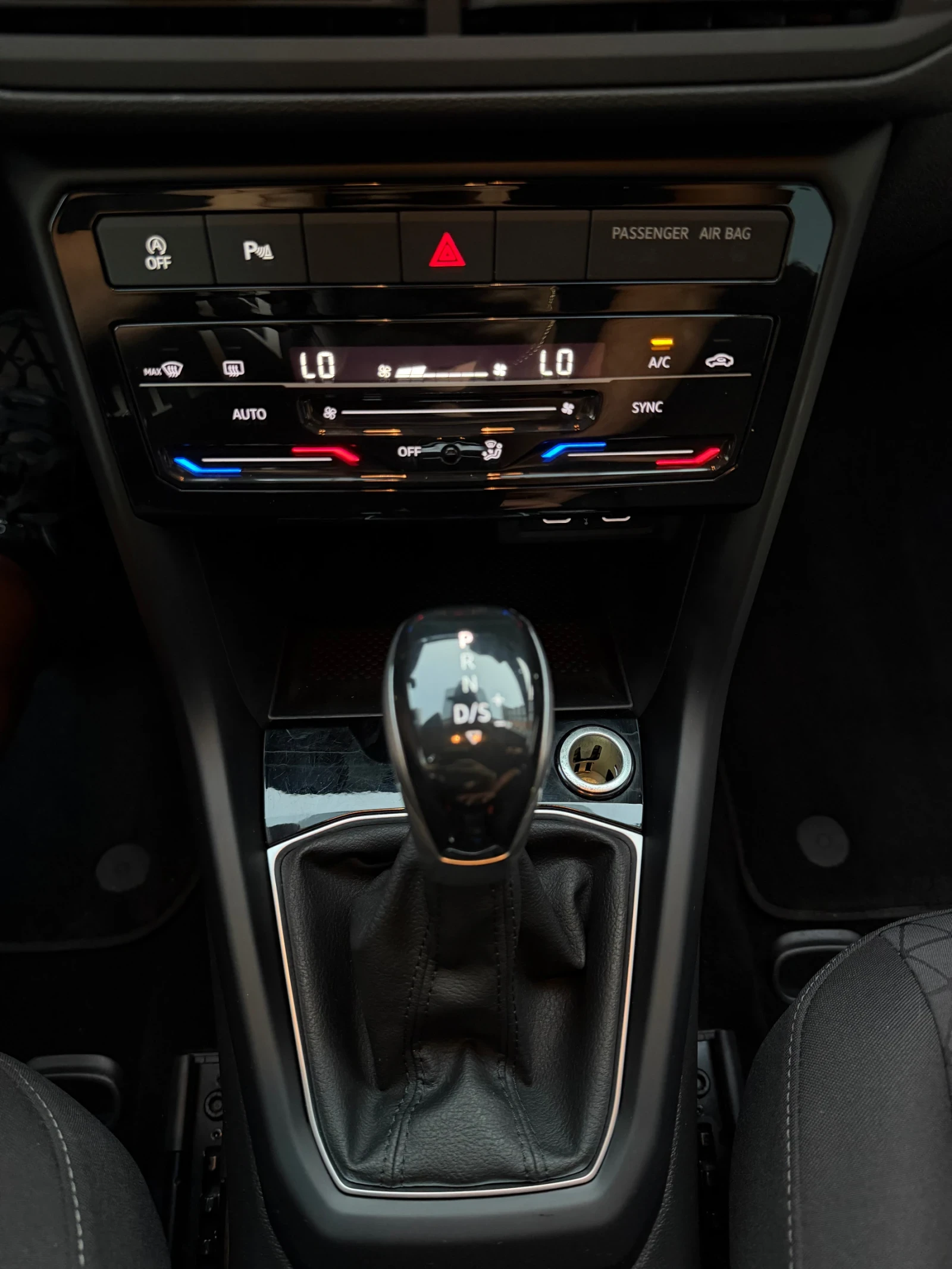 VW T-Cross 1.0TSi Digital/Automatic , снимка 11 - Автомобили и джипове - 55564493