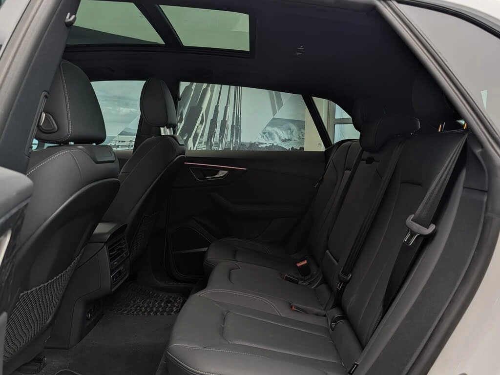 Audi Q8 55TFSI* BLACK OPTIC* B&O* ОБДУХ* ПАНО* КРАЙНА ЦЕНА, снимка 12 - Автомобили и джипове - 56101145