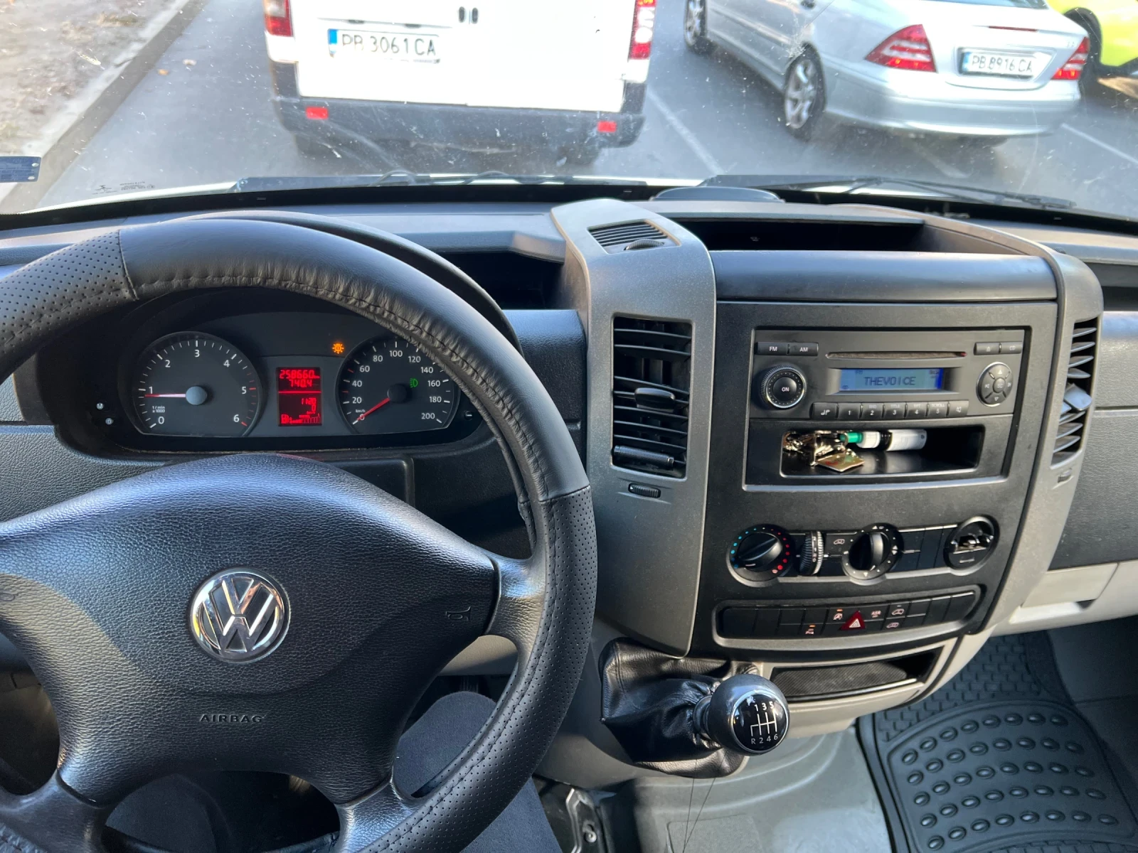 VW Crafter 2.0TDI - изображение 7