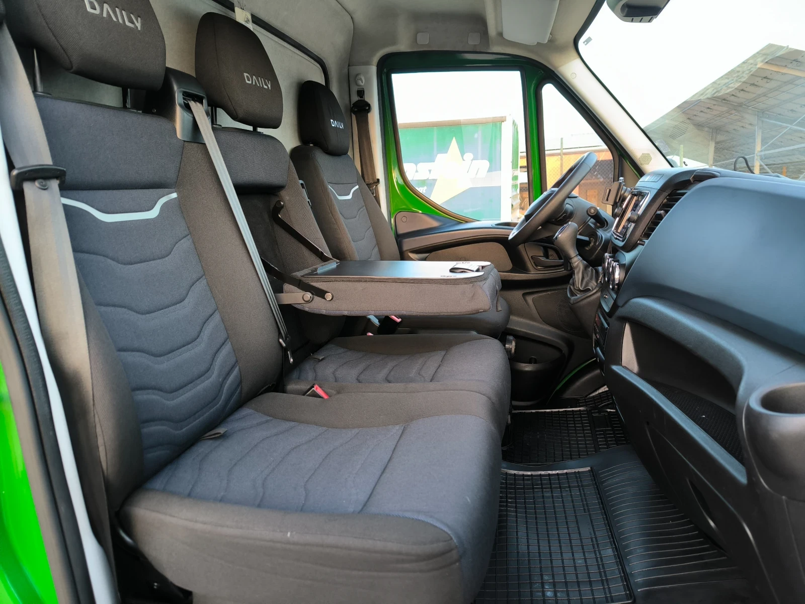 Iveco 35S18 3.0 TDi ПЪТНА ПОМОЩ- ЛУКС ШВЕЙЦАРИЯ, снимка 10 - Бусове и автобуси - 54574866