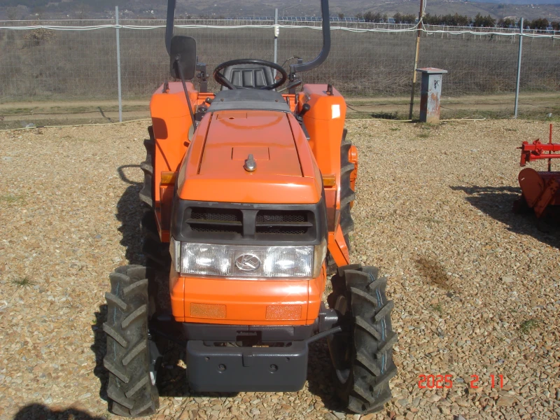 Трактор Kubota СКАЙТРАК, снимка 2 - Селскостопанска техника - 49080041