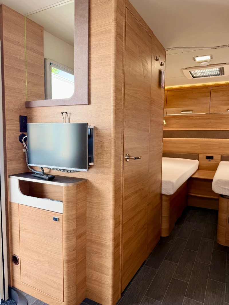 Каравана Tabbert Da Vinci 495, снимка 8 - Каравани и кемпери - 51408432