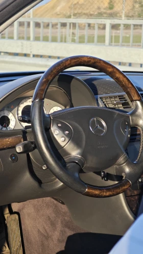 Mercedes-Benz E 500 РЕАЛНИ КМ/Без ръжда/Фабрична боя/Сервизна Книжка! - 7650 € / 14962.10 лв. - 51470643 9